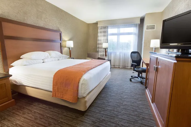 غرفة ديلوكس بسرير كينج لذوي الإعاقة، Drury Inn & Suites Flagstaff 2/5