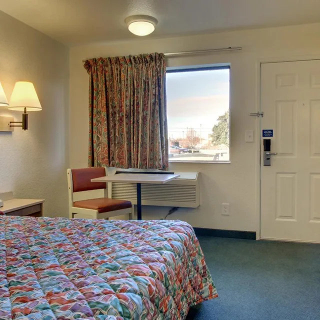 1 Queen Bed - Hearing Accessible Micfridge، Motel6 Owensboro, KY 7/10