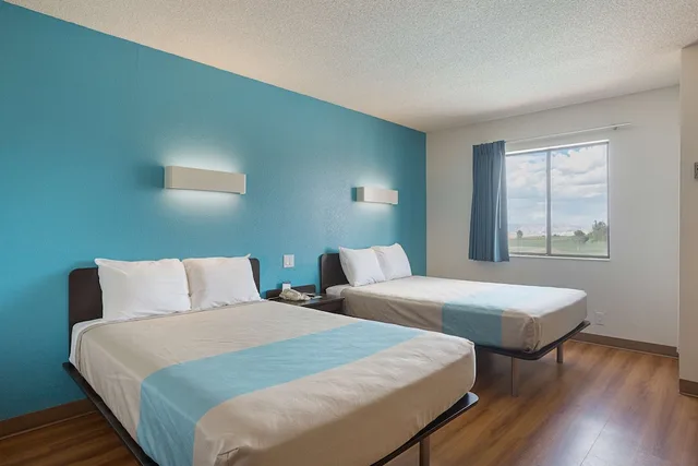 Room, 2 Double Beds, Bathtub, Accessible, Motel6 Page, AZ 8/10