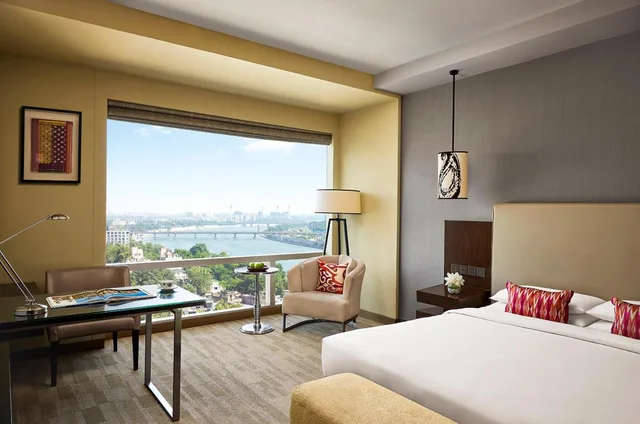 Club, Spa, King Bed, Hyatt Regency Ahmedabad 1/7