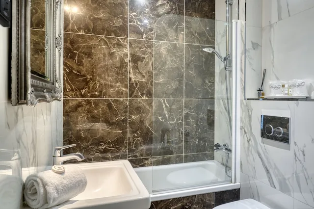 غرفة عائلية بأربعة أسرّة، Hotel Belfast 6/7