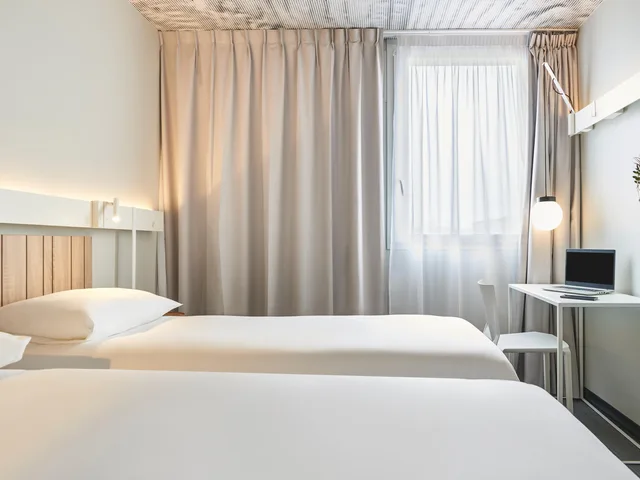 غرفة بسرير مزدوج لذوي الإعاقة، Ibis Clamart Paris Velizy 2/9