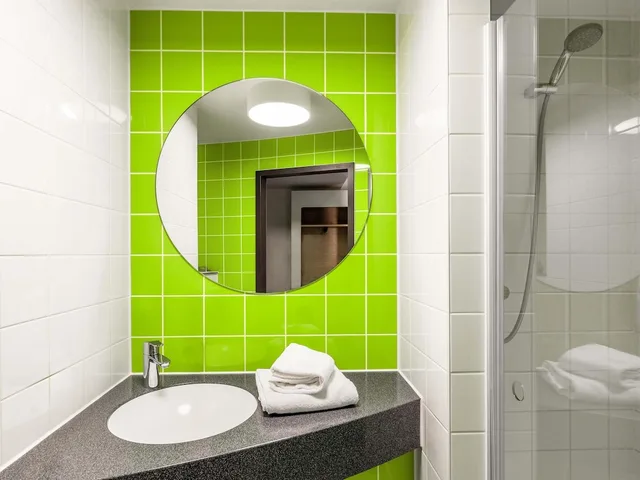 غرفة ثلاثية بثلاثة أسرّة، B&B Hotel Krefeld 8/9