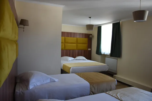 غرفة كومفورت رباعية بسرير فردي، Sun Hotel 8/10