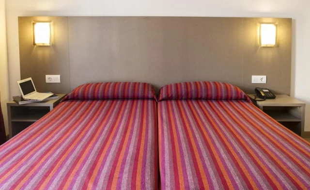 Standard, Double Bed, Hotel Montesol 1/3
