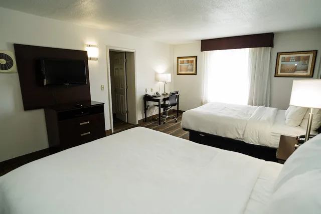 Efficiency, 2 Queen Beds, Accessible, MainStay Suites Knoxville North I-75 7/10