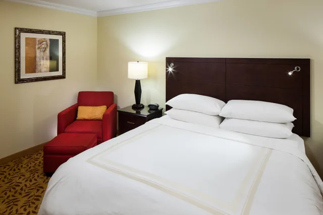 غرفة بسرير كينج، Houston Marriott Energy Corridor 1/5