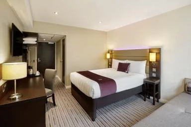 غرفة مفردة، Leicester House 2/2