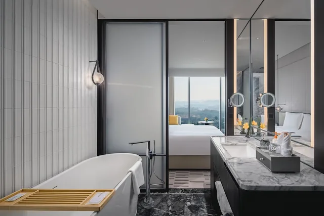 غرفة قياسية بسرير كينج مع دخول صالة النادي، Crowne Plaza Ezhou 6/6
