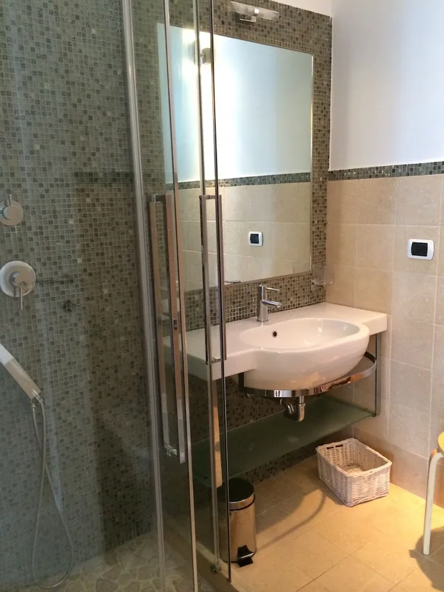 غرفة ثلاثية بسرير مزدوج وسرير فردي، B&B I Limoni 1/1