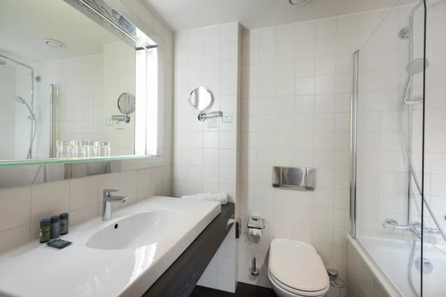 غرفة قياسية ثلاثية، HOLIDAY INN BERLIN CITY WEST 5/5