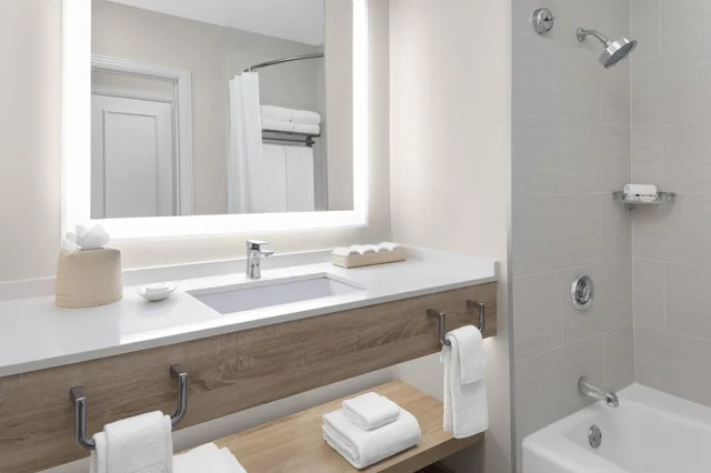 1 Bedroom, Imperial, Regal, Suite, The Royal at Atlantis 1/2