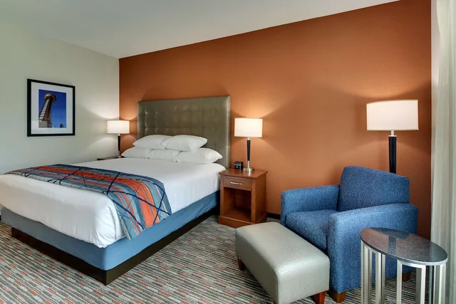غرفة بسرير كينج، Drury Inn & Suites Knoxville West 3/6