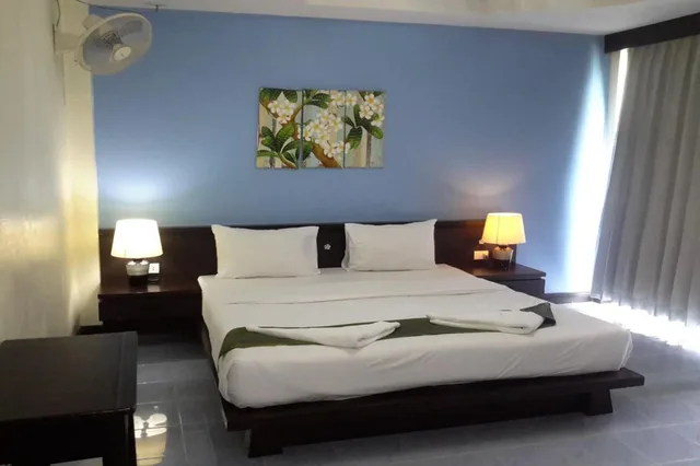 غرفة قياسية بسرير مزدوج، J Hotel 2/7