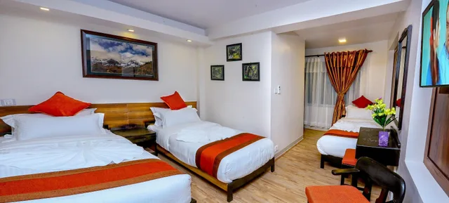 غرفة ديلوكس ثلاثية بثلاثة أسرّة، Hotel Himalayan Oasis 1/2