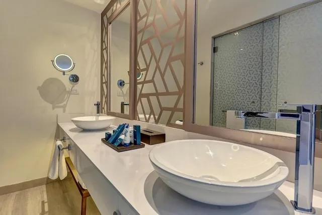 Junior Suite, Luxury, 2 Queen Beds, Sunset View, Sofa، Royalton CHIC Cancun, An Autograph Collection (ex Royalton Cancun) 10/10