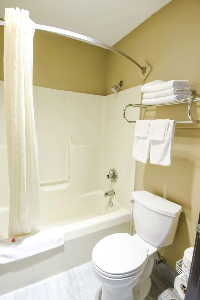 غرفة قياسية بسرير كوين، Super 8 by Wyndham McLean/Bloomington SW 7/10
