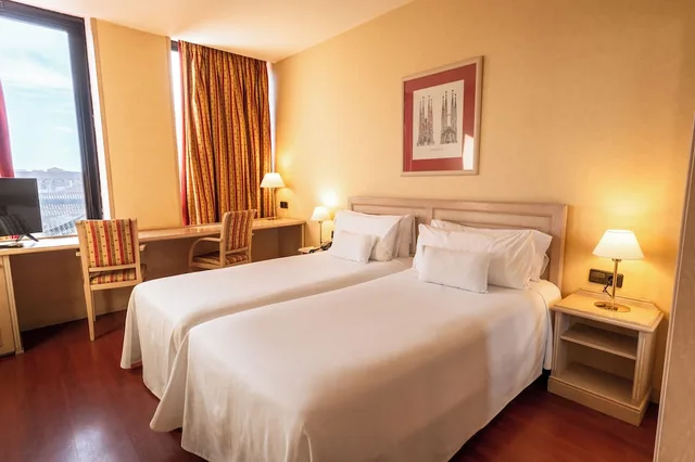 غرفة قياسية بسريرين منفصلين بإطلالة على المدينة، Sunotel Aston 4/7