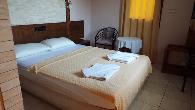 غرفة قياسية بسرير مزدوج، Area Hotel 1/2