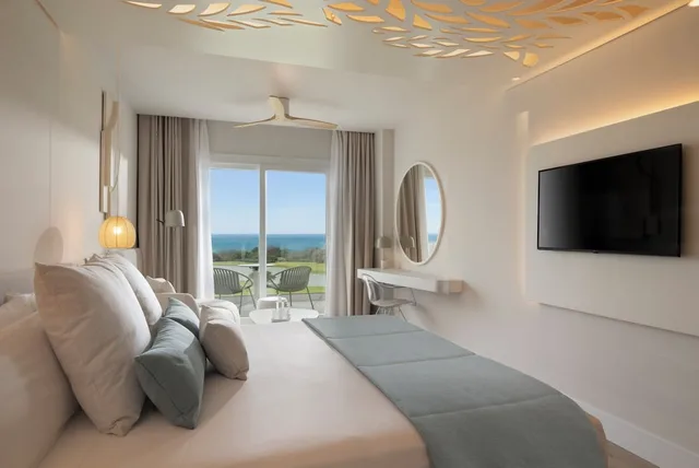 غرفة ديلوكس بسريرين منفصلين بإطلالة على البحر، Amare Beach Hotel Sancti Petri 6/10