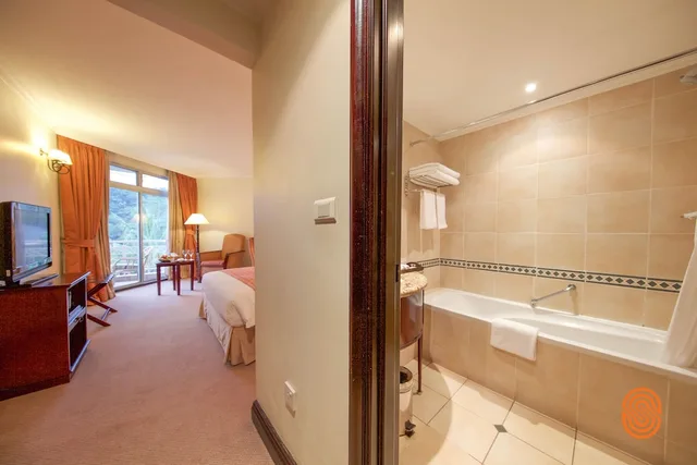 Family, 2 Queen Beds, Pool View, Lake Kivu Serena Hotel 3/3