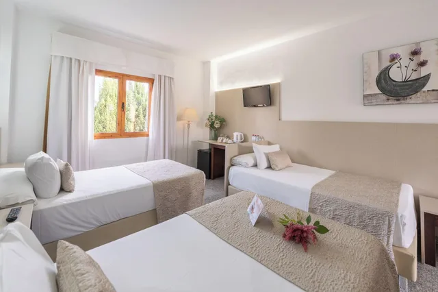Standard, Triple, Hotel Plaza del Castillo 3/5