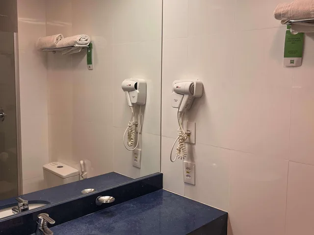جناح عائلي بسرير مزدوج مع أريكة بمنطقة جلوس، Ibis Styles Confins Aeroporto 8/8
