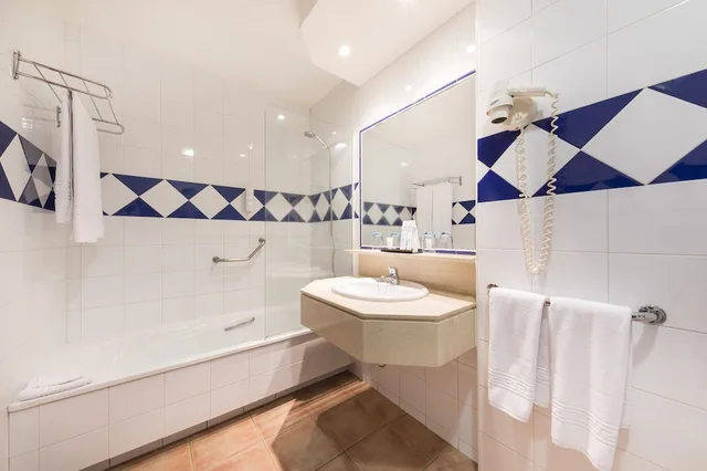 Room, Single, Double Bed, Sea View, Be Live Experience Orotava 3/3