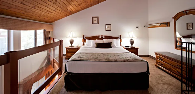 لوفت بسرير كينج، Charltons Banff 1/5