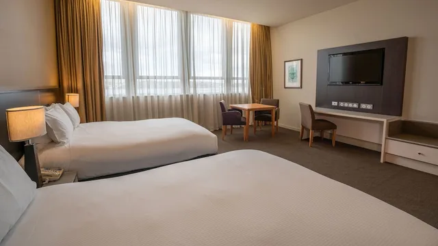 غرفة سوبيريور بسريرين كوين، Scenic Hotel Dunedin City 1/3
