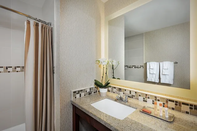 Suite, 2 Queen Beds, Resort View، Bahia Resort Hotel 3/4