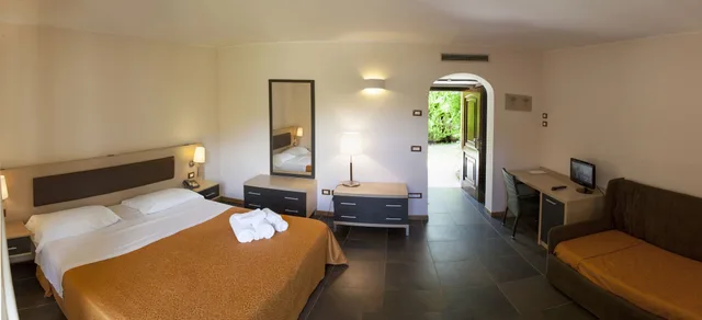 Room, Quadruple, Double Bed, Borgo del Principe 6/10