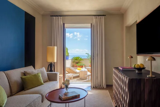 جناح جونيور بسرير مزدوج بإطلالة على البحر بشرفة بجاكوزي، Anantara Convento di Amalfi Grand Hotel 3/5