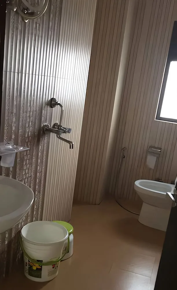 Semi Deluxe, Queen Bed، Hotel Green Palms 5/7