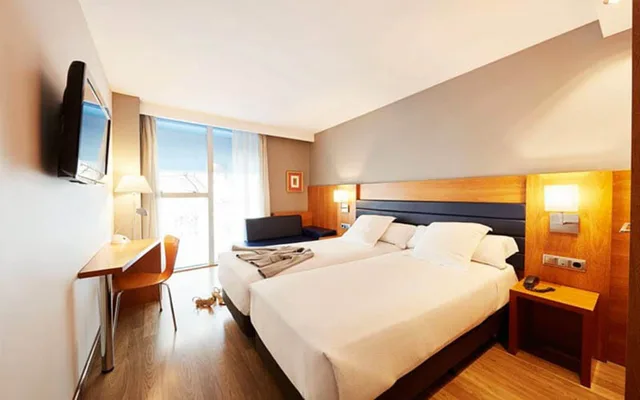 Economy, Twin Beds, Barcelona Century Hotel 2/4