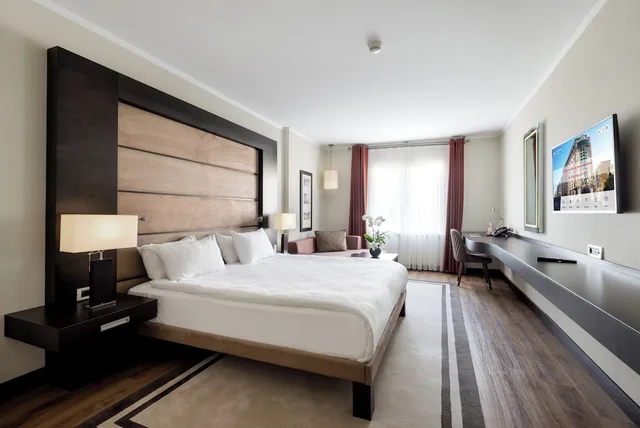 غرفة سوبيريور بسريرين منفصلين لغير المدخنين، Ramada Plaza By Wyndham Istanbul City Center 2/4