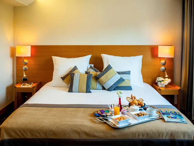 غرفة كلاسيكية بسرير كينج، Parc Beaumont Hotel & Spa Pau - MGallery Collection 1/1