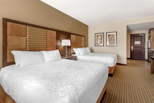 غرفة رباعية بسريرين كوين، Best Western Plus Hinton Inn and Suites 2/10