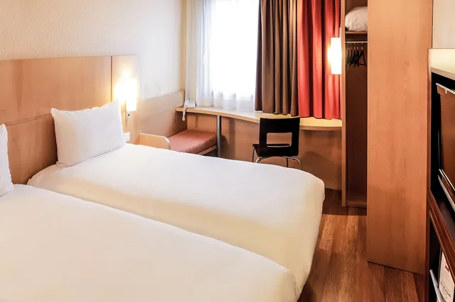 غرفة قياسية بسريرين منفصلين، Ibis Paris Montmartre 18Eme 1/8