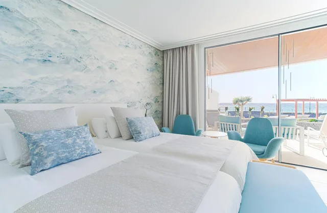 غرفة بريميوم بسريرين منفصلين بإطلالة على البحر، Hotel Lava Beach 1/1