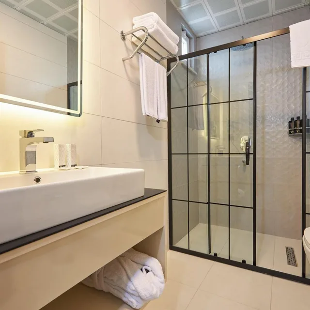 غرفة ديلوكس بسرير كينج، Operla Airport Hotels, Trademark Collection by Wyndham 10/10