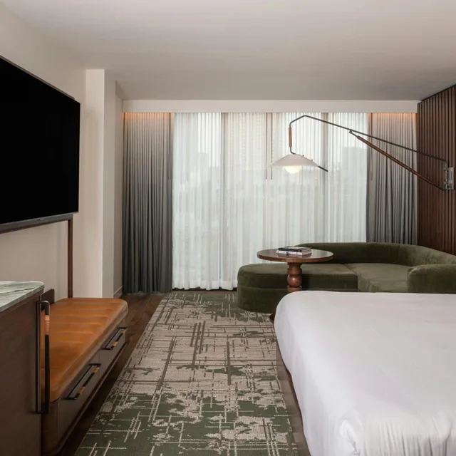 جناح تنفيذي، Hotel Derek Houston Galleria 1/2
