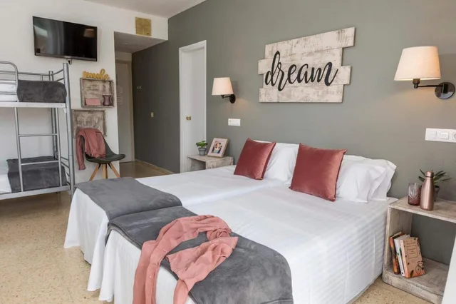 Room, Quintuple، Bulevard 4/7