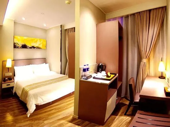 Room, Queen Bed, Home Inn Plus (Beijing Changping Government Street Metro Station) 1/1