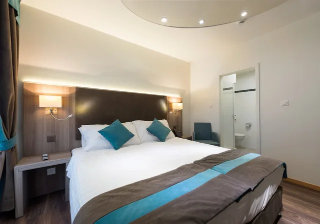 غرفة كلاسيكية بسريرين منفصلين، Hotel Rousseau Geneva 1/3