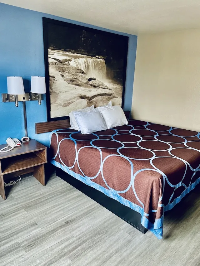 غرفة قياسية بسرير كوين لذوي الإعاقة، Super 8 by Wyndham Corbin/London KY 2/6