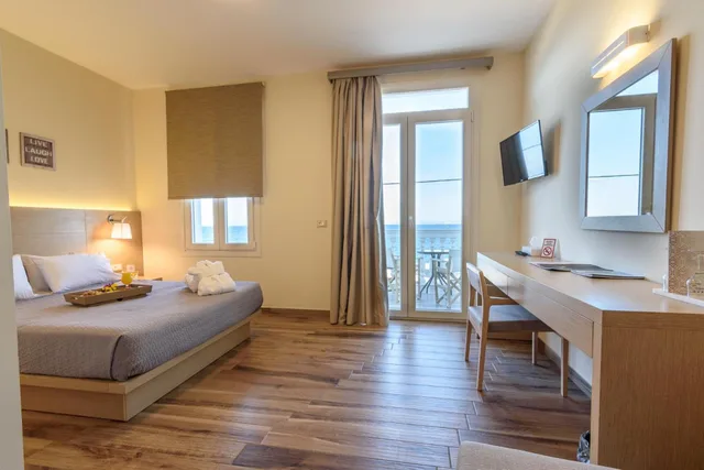 استوديو بريميوم، Grecian Castle Hotel 1/8