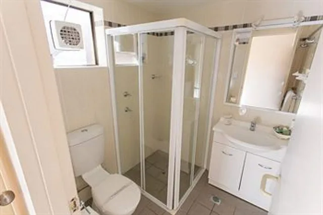 Standard, Single, 1 King and 1 Single Beds، Peninsula Nelson Bay 6/6