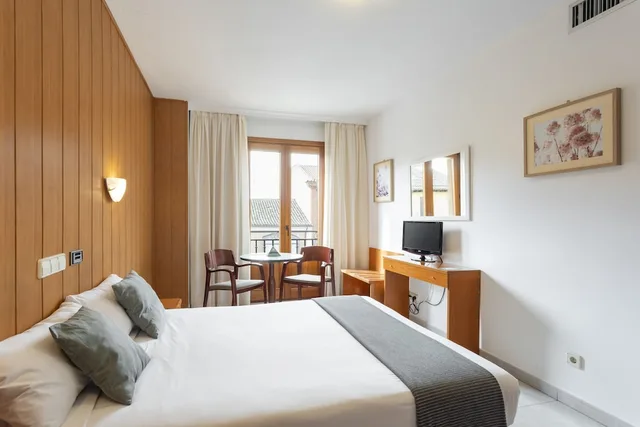 Room, Double Bed, Hotel Maria de Molina 2/7