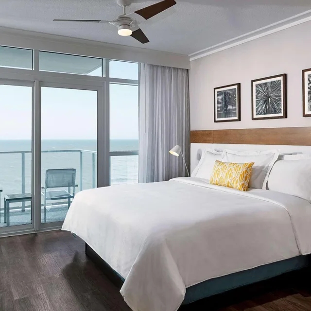 جناح بسرير كينج وسريرين كوين بإطلالة على البحر بغرفتي نوم لذوي الإعاقة، Hilton Grand Vacations Club Ocean Enclave Myrtle Beach 2/4